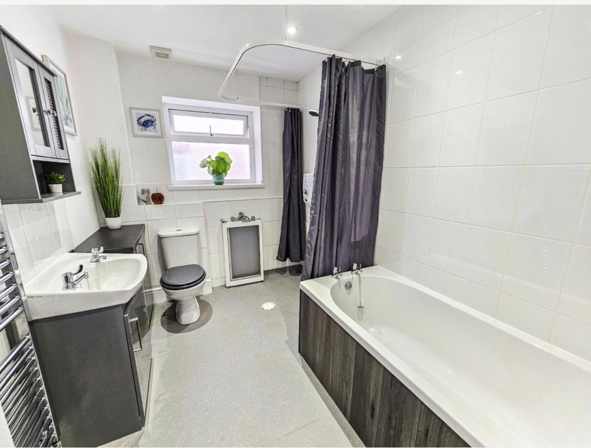 Two Bedroom Detached Modern Bungalow Close To Plymouth Argyle Fc Экстерьер фото